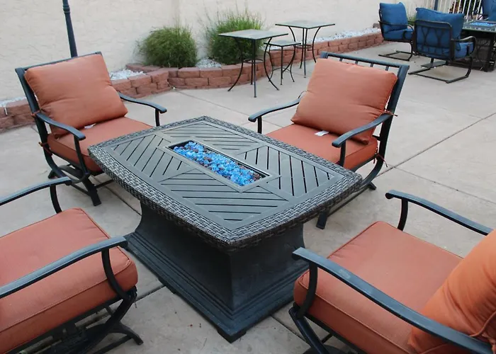Arts, Fenced Private Pool, Fire World