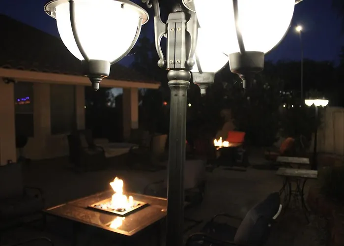 Arts, Fenced Private Pool, Fire World Ferienhaus *